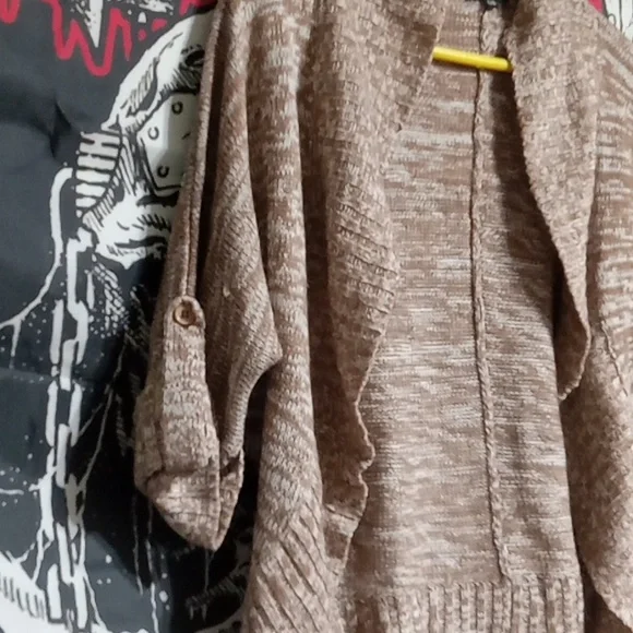 Cardigan throw over - Picture 2 of 3